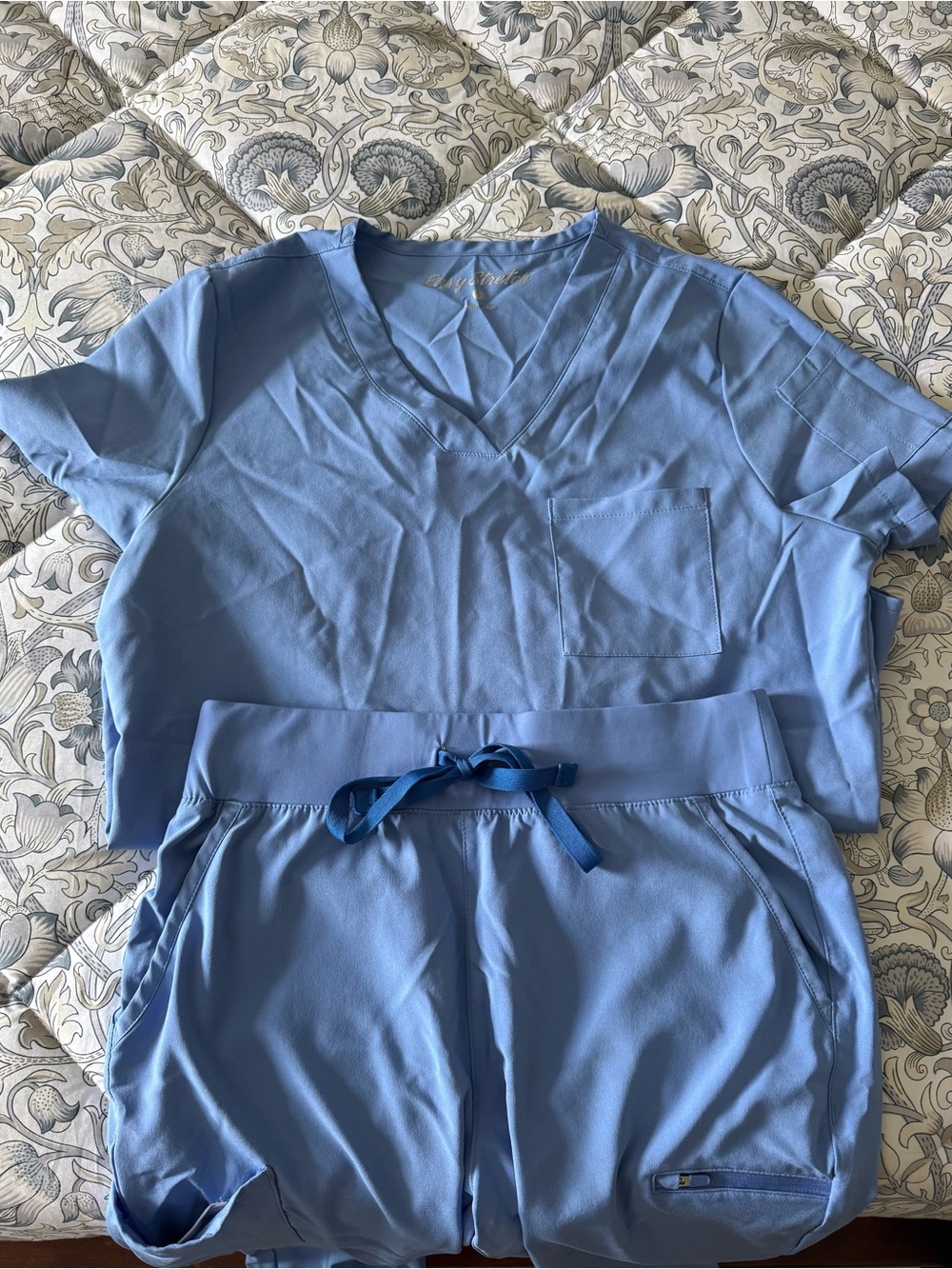 Uniform Advantage Scrub Set - Petite